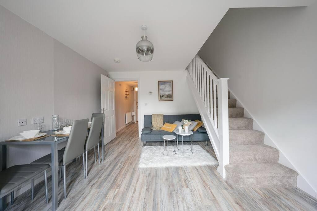 Stylish 2-Bed Home - For Company Contractor And Leisure Stays - Nec, Airport, Hs2, Contractors, Resort World Бирмингем Экстерьер фото