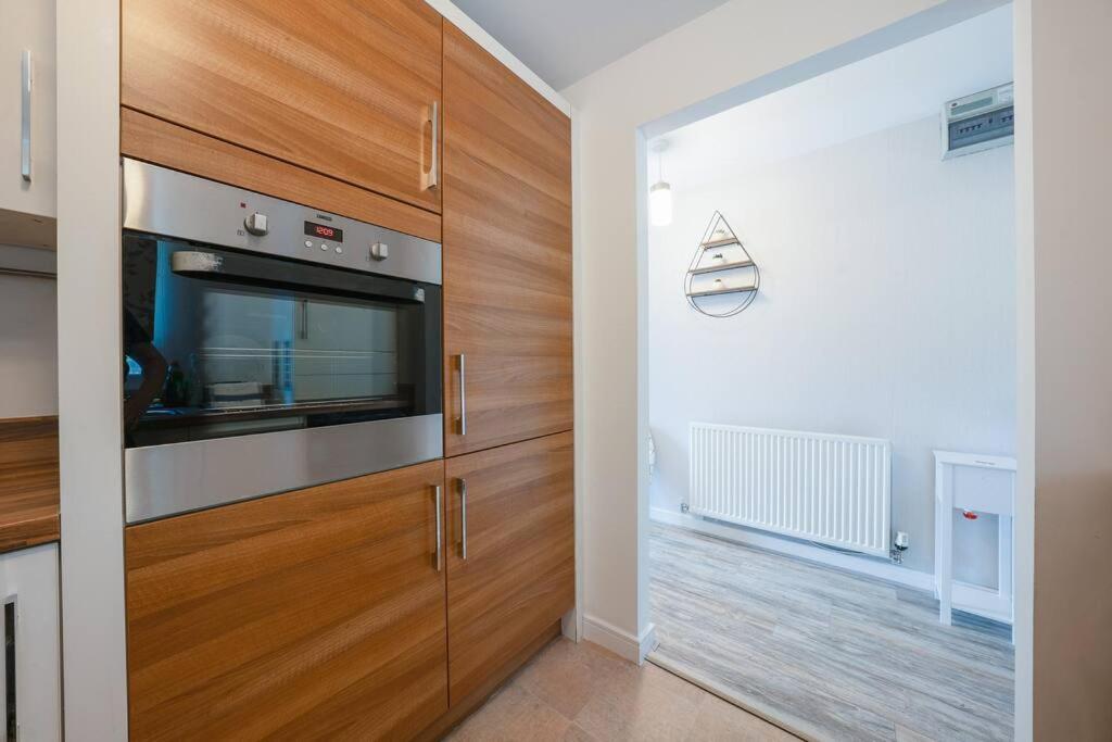 Stylish 2-Bed Home - For Company Contractor And Leisure Stays - Nec, Airport, Hs2, Contractors, Resort World Бирмингем Экстерьер фото