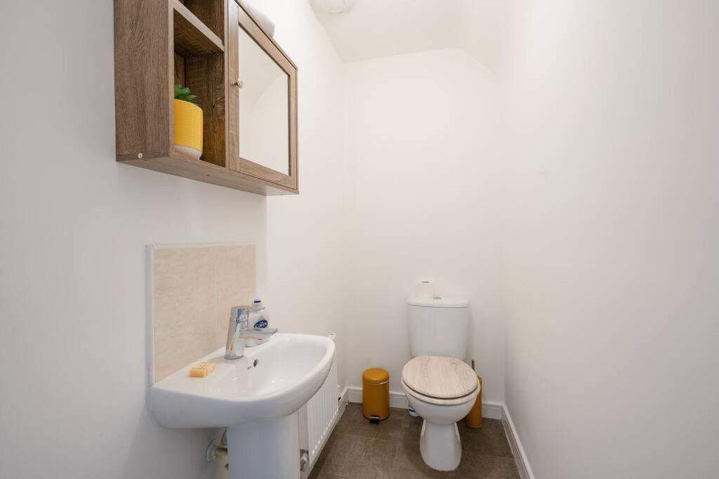 Stylish 2-Bed Home - For Company Contractor And Leisure Stays - Nec, Airport, Hs2, Contractors, Resort World Бирмингем Экстерьер фото